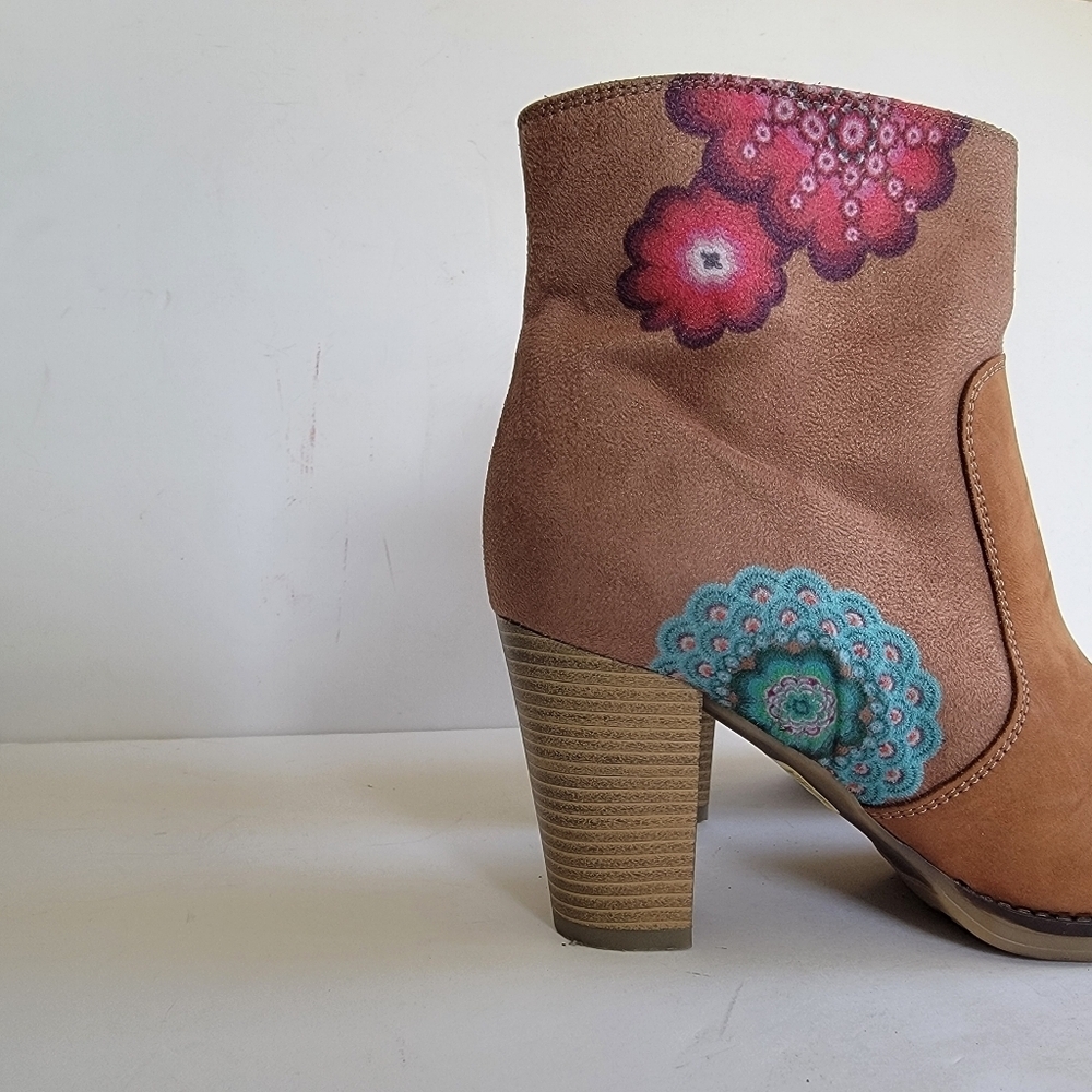Desigual Tan Suede Ankle Boots Size 41 US 10 Boho Pink Turquoise Floral Eclectic - Picture 4 of 16